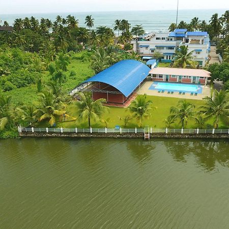 Blue Waters Cherai Черай Бийч Екстериор снимка